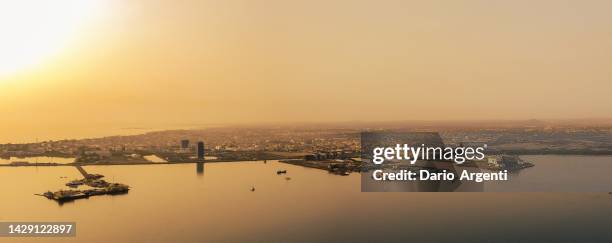 panoramic djibouti at dawn - djibouti - fotografias e filmes do acervo