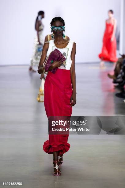 Model walks the runway during the Giambattista Valli Womenswear Spring/Summer 2023 show as part of Paris Fashion Week on September 30, 2022 in Paris,...