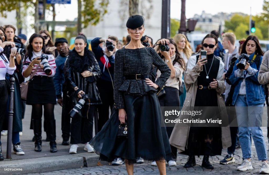 Street Style - Paris Fashion Week - Womenswear Spring/Summer 2023 : Day Five