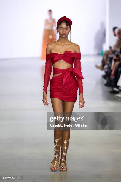 Model walks the runway during the Giambattista Valli Womenswear Spring/Summer 2023 show as part of Paris Fashion Week on September 30, 2022 in Paris,...