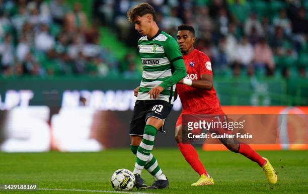 Jose Marsa of Sporting CP with Murilo Souza of Gil Vicente FC in action during the Liga Bwin match between Sporting CP and Gil Vicente at Estadio...