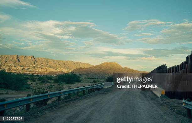 State Line Rd State Line Road Photos and Premium High Res Pictures - Getty Images
