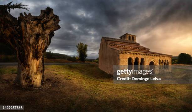 church of our lady of las vegas, santiluce de pedraza, segovia province, castilla y león, spain - românico imagens e fotografias de stock