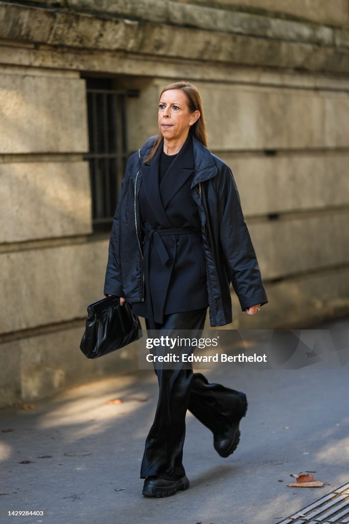 Street Style - Paris Fashion Week - Womenswear Spring/Summer 2023 : Day Four