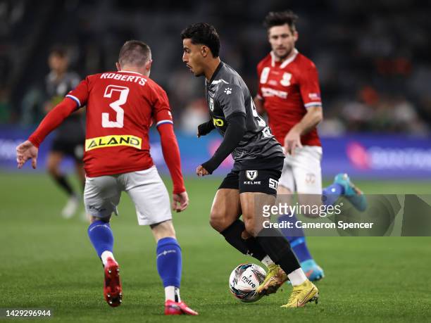 Daniel Arzani of Macarthur FC dribbles the ball during the Australia Cup Final match between Sydney United 58 FC and Macarthur FC at Allianz Stadium...