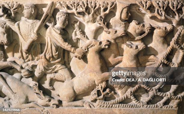 Deer Rome Relief Carving Photos and Premium High Res Pictures - Getty Images