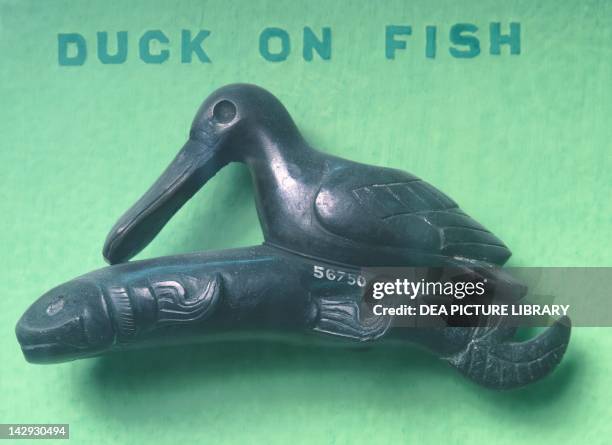 Pipe depicting a duck and a fish in the Hopewell tradition, polished stone, Ohio, USA. Native American Civilization, 2nd Century BC - 6th Century AD....