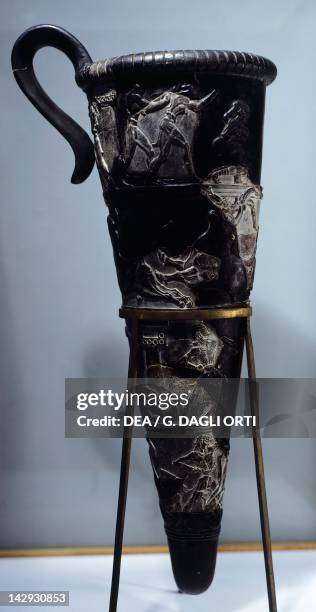 Boxing Rhyton Bull Vase Photos and Premium High Res Pictures - Getty Images