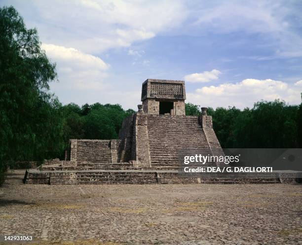 Aztec Pyramid Sc&tech Aztec Pyramid Photos and Premium High Res Pictures - Getty Images