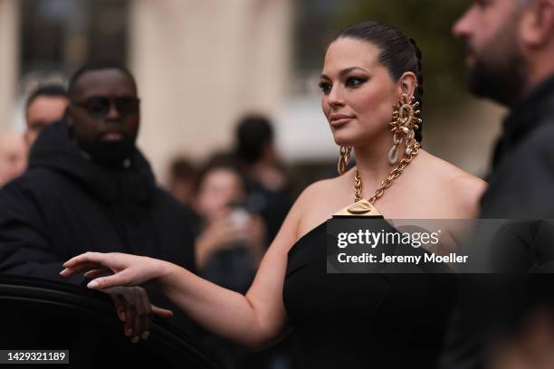 Ashley Graham seen wearing a total Schiaparelli look, outside Schiaparelli during Paris Fashion Week on September 29, 2022 in Paris, France.