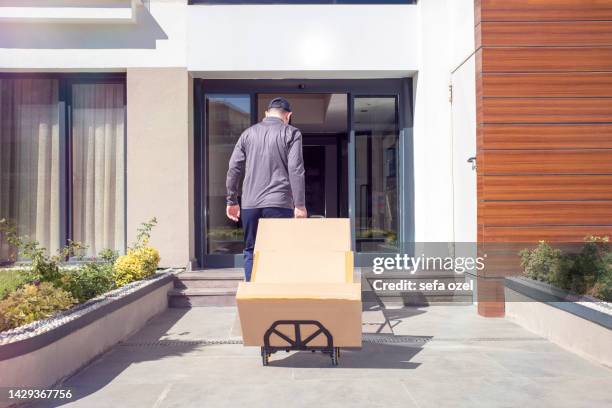 cargo delivering - fragile sign stock pictures, royalty-free photos & images