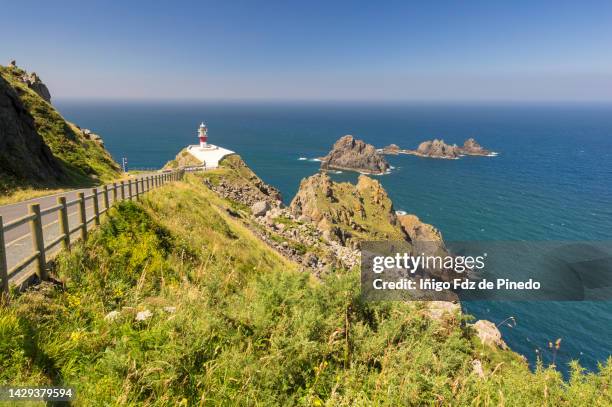 cape ortegal and its lighthouse,  a coruña, galicia, spain. - galizien stock-fotos und bilder