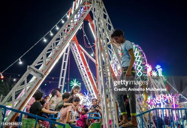 Carnival Ride Operator Amusement Park Ride Operator Photos and Premium High Res Pictures ...
