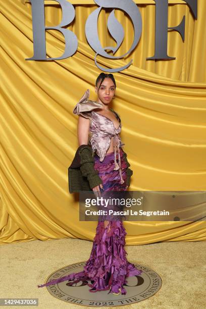 Twigs attends the #BoF500 gala during Paris Fashion Week Spring/Summer 2023 on October 01, 2022 in Paris, France.