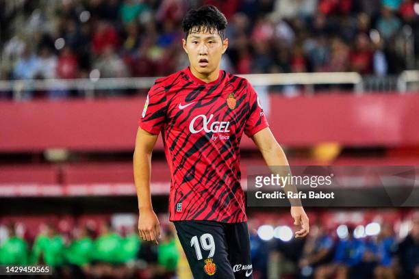 Kang-In Lee of RCD Mallorca looks on during the LaLiga Santander match between RCD Mallorca and FC Barcelona at Estadi de Son Moix on October 01,...