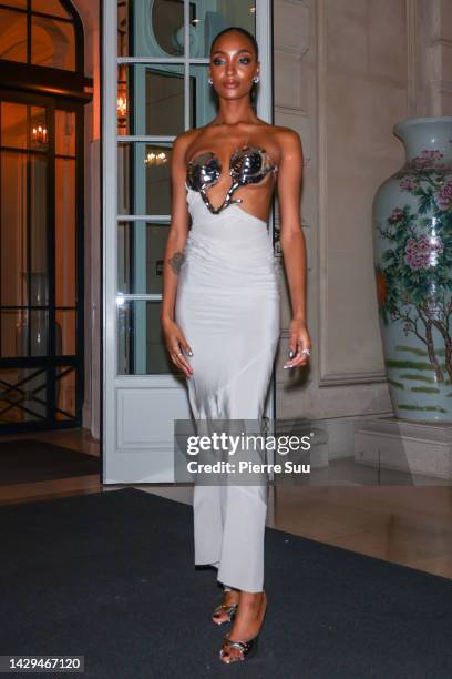 Jourdan Dunn leaves the Shangri-La Hotel on October 01, 2022 in Paris, France.