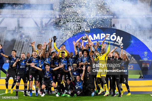 Players of Independiente del Valle celebrate after winning the Copa CONMEBOL Sudamericana 2022 Final match between Sao Paulo and Independiente del...