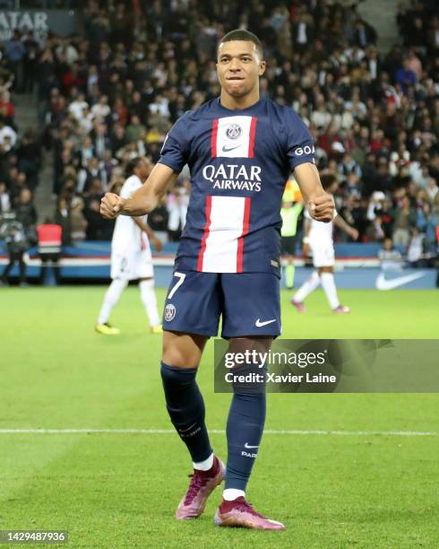 Kylian Mbappe of Paris Saint-Germain celebrate his goal during the Ligue 1 match between Paris Saint-Germain and OGC Nice at Parc des Princes on...