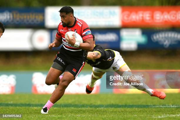 Ahsee Tuala of Counties Manukau charges forward during the round nine Bunnings NPC match between Counties Manukau and Wellington at Navigation Homes...