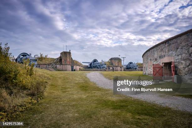 canons at oscarsborg bortress in norway. - finn bjurvoll - fotografias e filmes do acervo