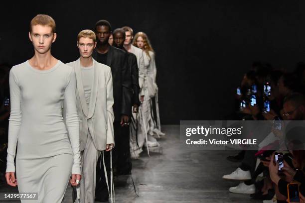 Model walks the runway during the Ann Demeulemeester Ready to Wear Spring Summer 2023 fashion show as part of the Paris Fashion Week on October 01,...