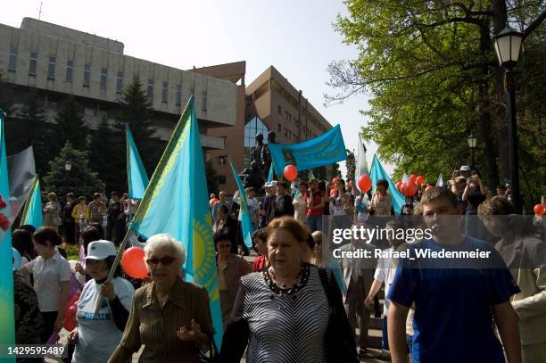 den pobedy - день победы - victory day - almaty stock pictures, royalty-free photos & images