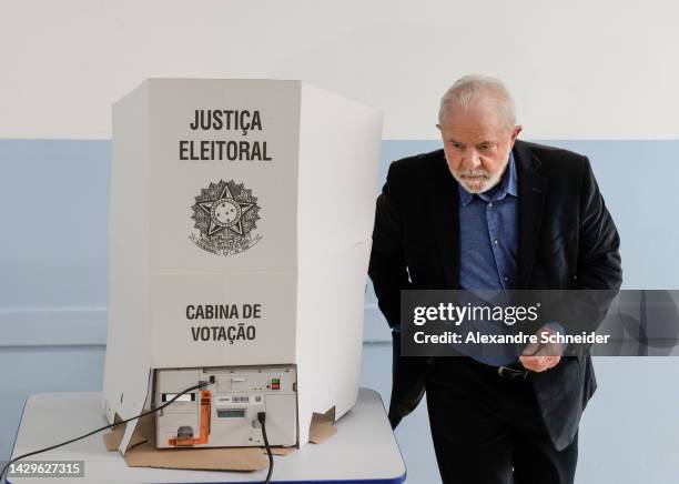 Former president of Brazil and Candidate of Worker's Party Luiz Inacio Lula da Silva votes during general elections day on October 02, 2022 in Sao...