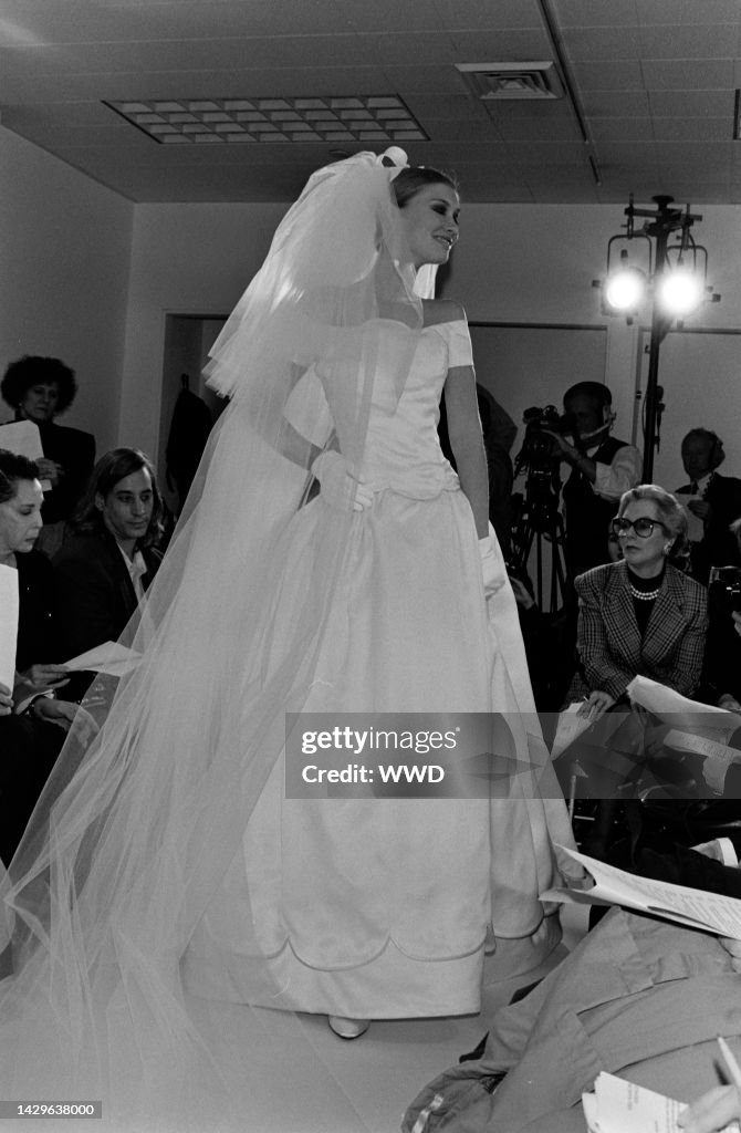 Vera Wang Spring 1995 Bridal Collection Fashion Show