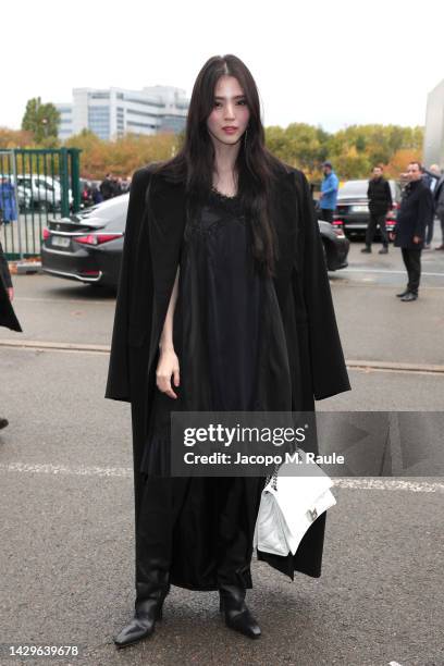 Han So Hee attends the Balenciaga Womenswear Spring/Summer 2023 show as part of Paris Fashion Week on October 02, 2022 in Villepinte, France.