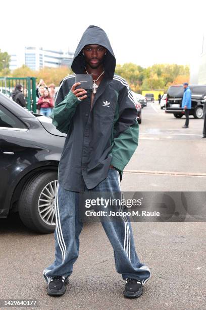 Alton Mason attends the Balenciaga Womenswear Spring/Summer 2023 show as part of Paris Fashion Week on October 02, 2022 in Villepinte, France.