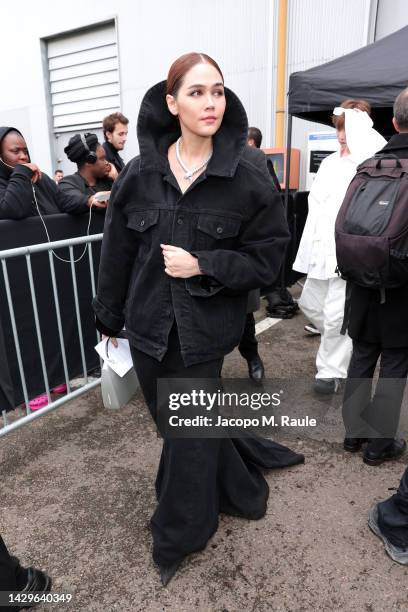 Araya Alberta Hargate attends the Balenciaga Womenswear Spring/Summer 2023 show as part of Paris Fashion Week on October 02, 2022 in Villepinte,...