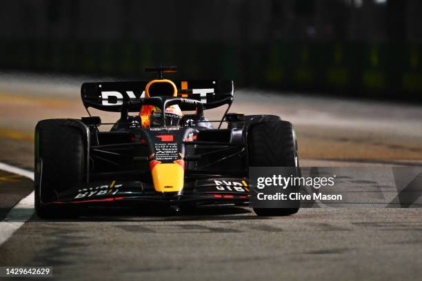 Max Verstappen of the Netherlands driving the Oracle Red Bull Racing RB18 on track during the F1 Grand Prix of Singapore at Marina Bay Street Circuit...
