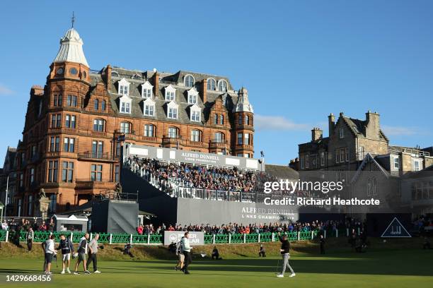 General view as Ryan Fox of New Zealand acknowledges spectators, after finishing their round on the 18th green, on Day Four of the Alfred Dunhill...