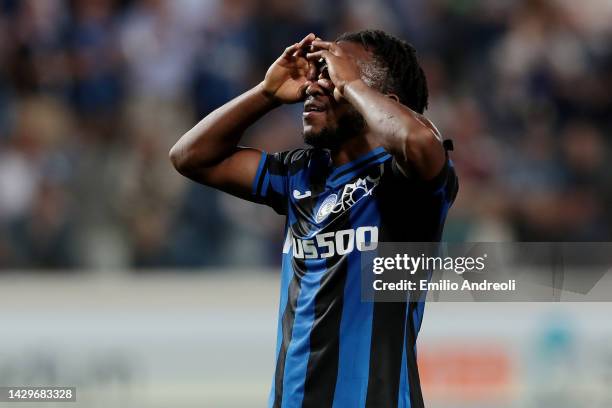 Ademola Lookman of Atalanta celebrates their sides first goal during the Serie A match between Atalanta BC and ACF Fiorentina at Gewiss Stadium on...