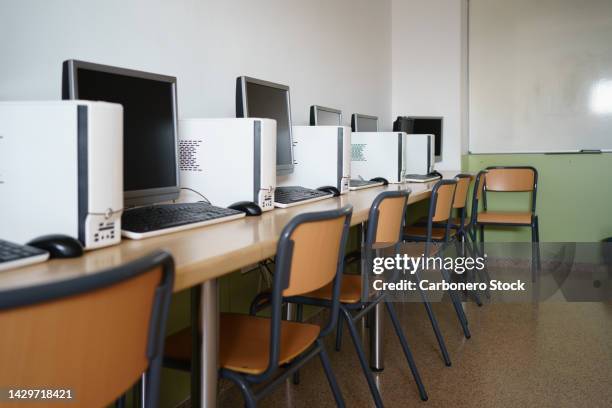 Computer Lab Chairs Photos and Premium High Res Pictures - Getty Images