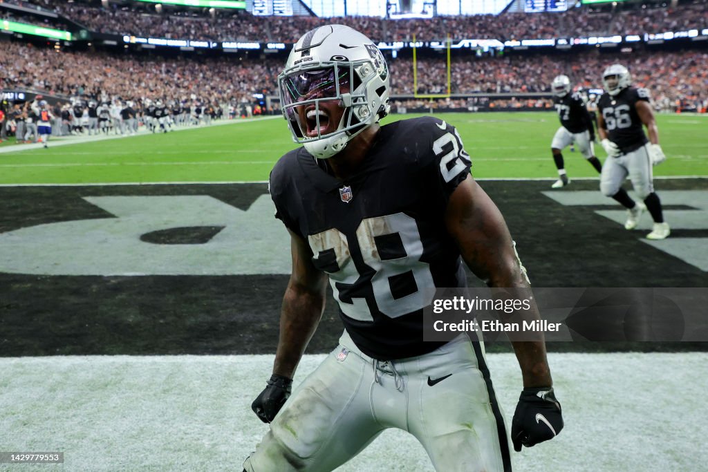 Denver Broncos v Las Vegas Raiders