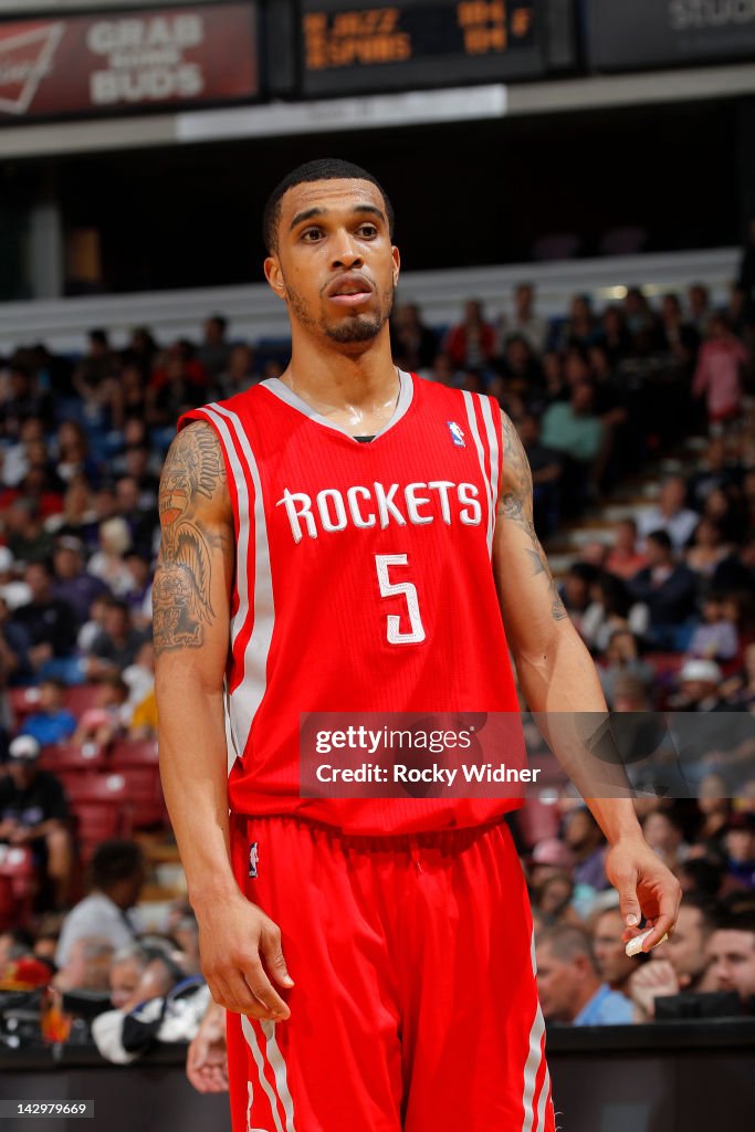 Houston Rockets v Sacramento Kings