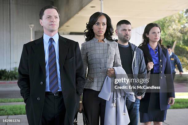 Crash and Burn" - After a commercial plane crashes, taking the lives of all onboard, Olivia Pope and her "gladiators-in-suits" must defend the pilot...