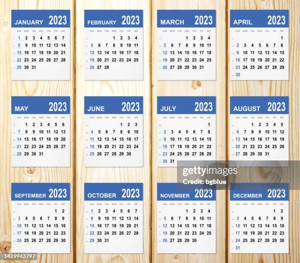 ilustraciones, imágenes clip art, dibujos animados e iconos de stock de calendario 2023 aislado sobre fondo de madera - calendario pared