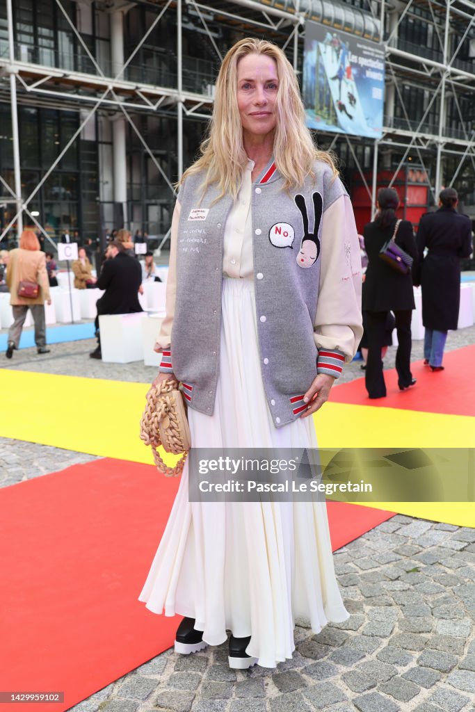Stella McCartney : Front Row - Paris Fashion Week - Womenswear Spring/Summer 2023