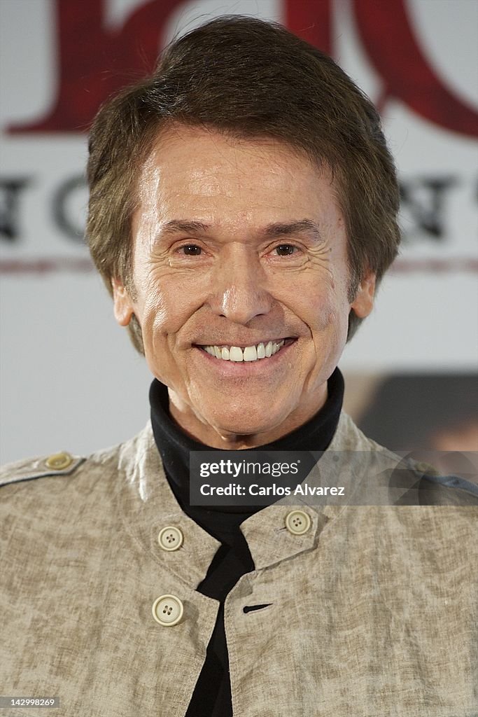 Spanish singer Raphael presents his new album