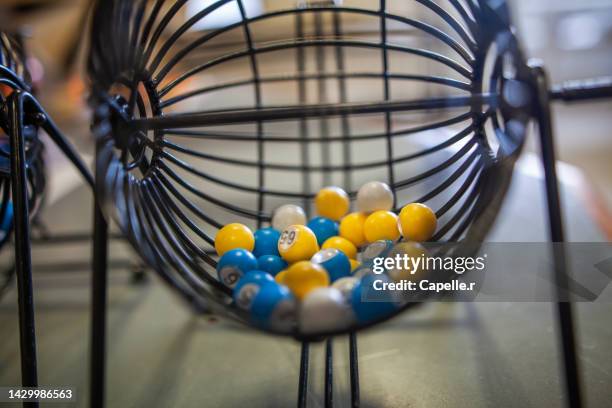 jeux - billes de loto - loto photos et images de collection