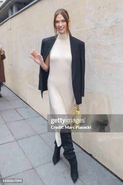 Model Karlie Kloss attends the Stella McCartney Womenswear Spring/Summer 2023 show as part of Paris Fashion Week on October 03, 2022 in Paris, France.