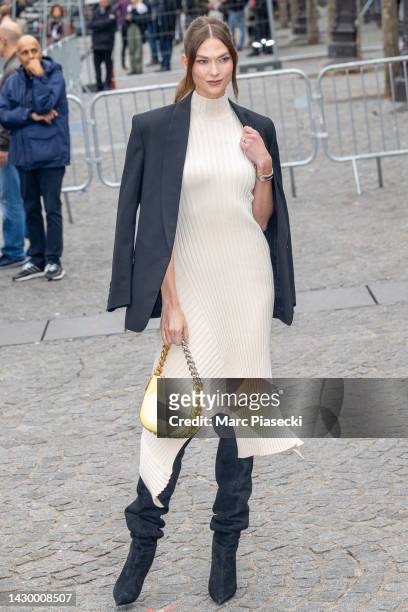 Model Karlie Kloss attends the Stella McCartney Womenswear Spring/Summer 2023 show as part of Paris Fashion Week on October 03, 2022 in Paris, France.