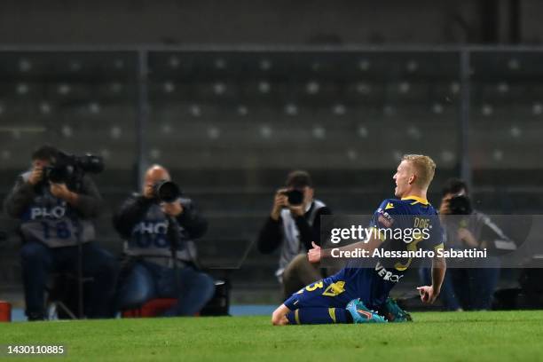 Josh Doig of Hellas Verona celebrates after scoring the opening goal during the Serie A match between Hellas Verona and Udinese Calcio at Stadio...