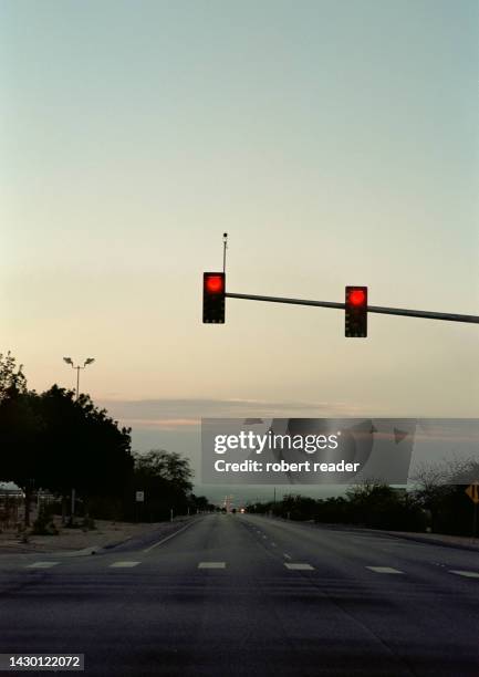 red traffic stop lights - car red light stock pictures, royalty-free photos & images