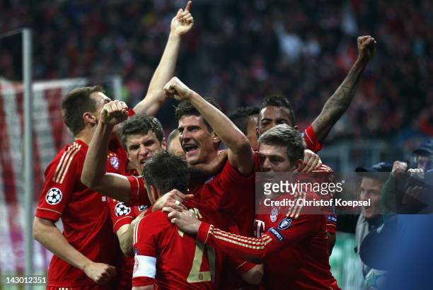 Mario Gomez of Bayern celebrates the second goal with his team mates during the UEFA Champions League Semi Final first leg match between FC Bayern...
