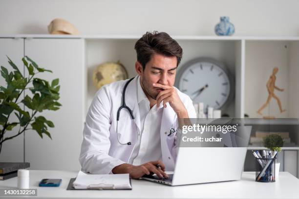 Doctor Crying Over Computer 325 Frustrated Doctor At Computer Stock Photos, High-Res Pictures, and ...