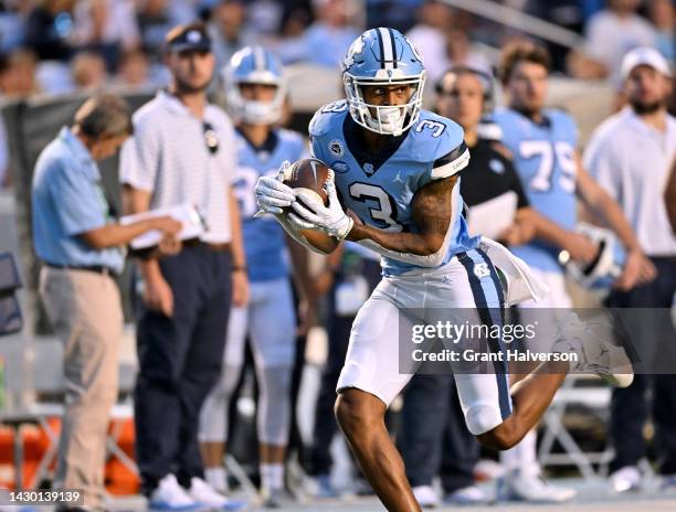 Antoine Green of the North Carolina Tar Heels makes a catch against the Notre Dame Fighting Irish during the second half of their game at Kenan...