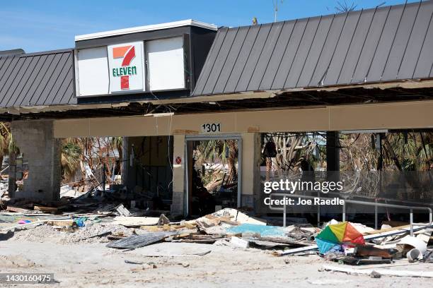 Destroyed Store Destroyed Shop Photos and Premium High Res Pictures - Getty Images